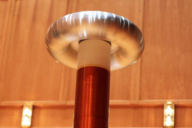 a metal object on a pole