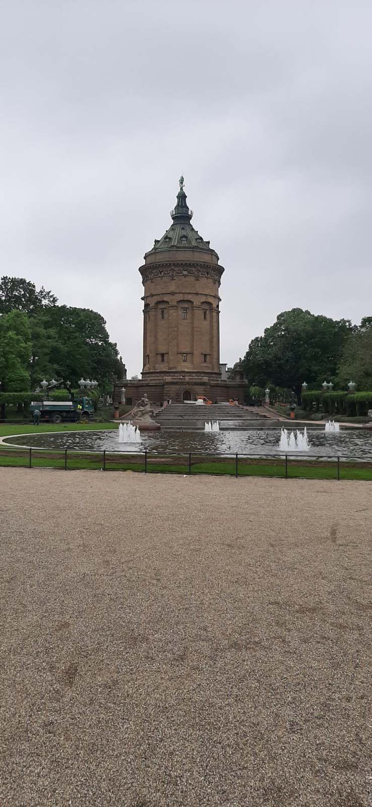 The water tower in Mannheim, with and without Wallies.